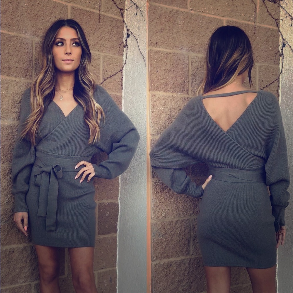 Queen - Sweater Dress